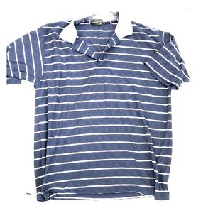 Super soft knit polo with a unique knit pattern